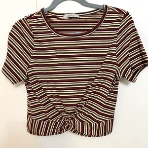 Striped crop top. Ribbed material. Large